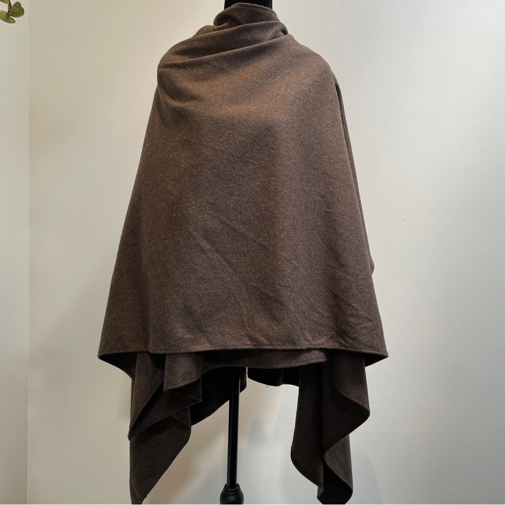 m0851 Blanket Cape in Cocoa Brown — Montreal Luxury Outerwear Brand - Picture 6 of 9